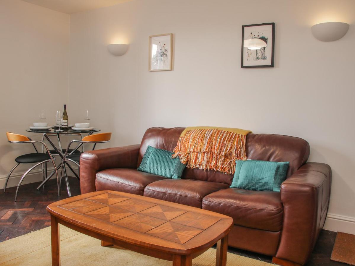 32 Church Hill Telford Extérieur photo