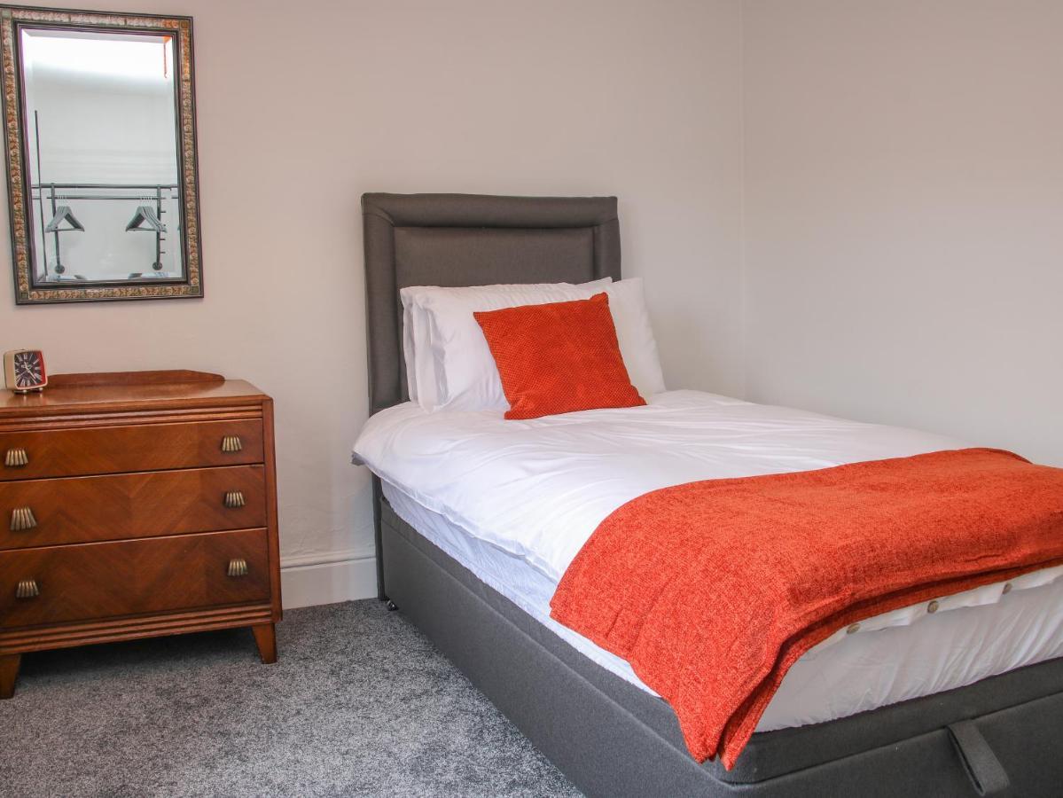 32 Church Hill Telford Extérieur photo